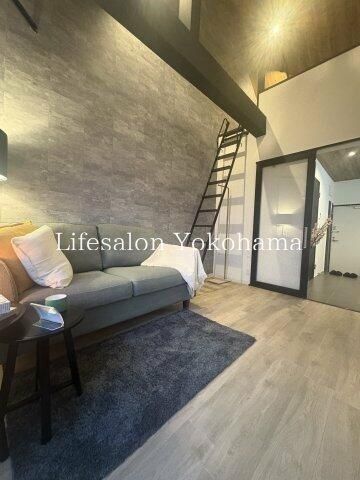 �y���ԁE���r���O�z�@