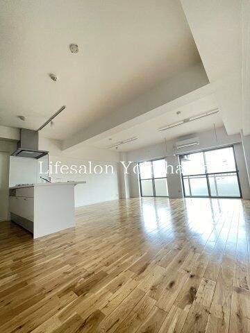 �y���ԁE���r���O�z�@