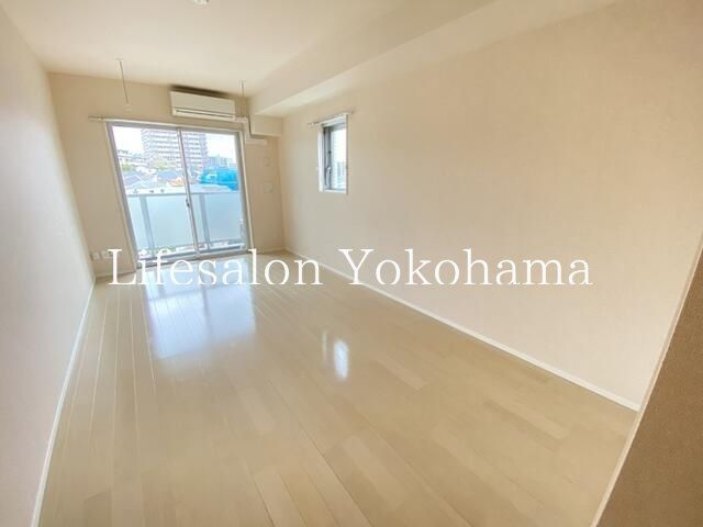 �y���ԁE���r���O�z�@