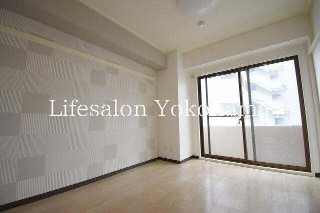 y̑EXy[Xz@