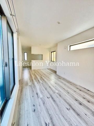 �y���ԁE���r���O�z�@