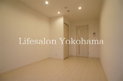 �y���ԁE���r���O�z�@