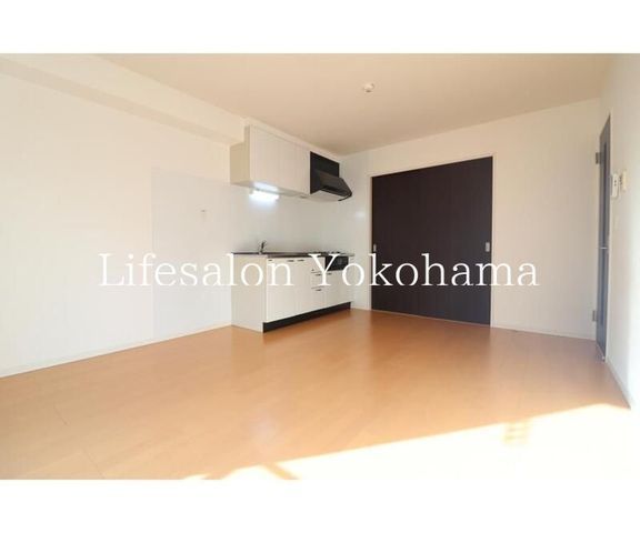 �y���ԁE���r���O�z�@