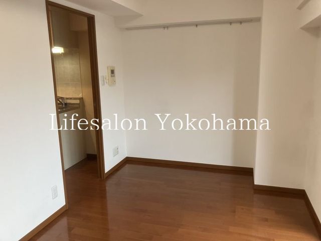 �y���ԁE���r���O�z�@