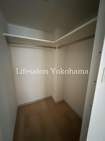 y[z@[