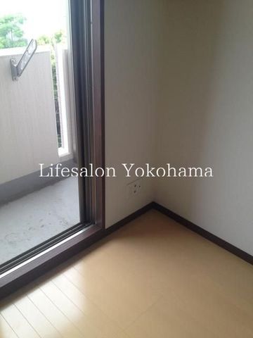 �y���ԁE���r���O�z�@