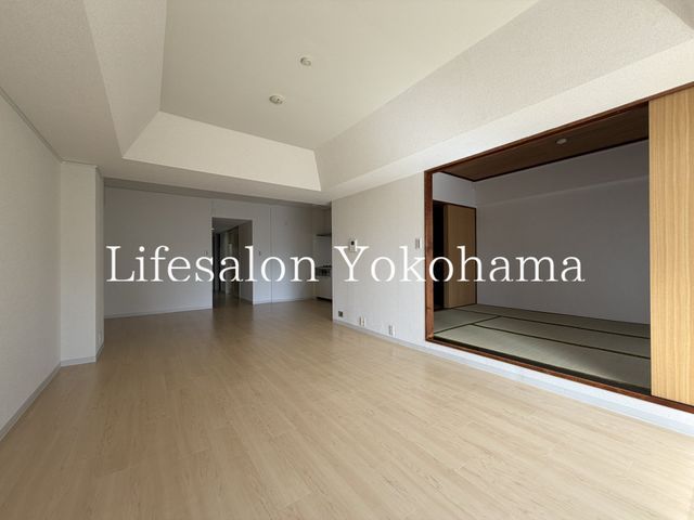 �y���ԁE���r���O�z�@