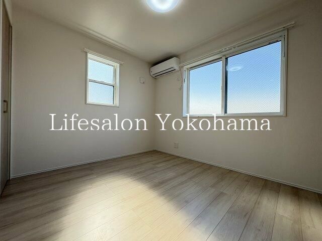 �y���ԁE���r���O�z�@