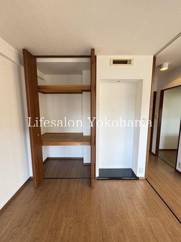 �y���[�z�@�e�����ɃN���[�[�b�g�L