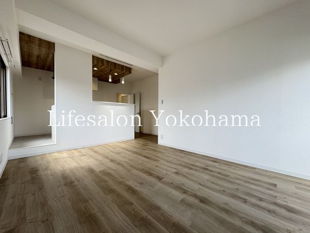 �y���ԁE���r���O�z�@