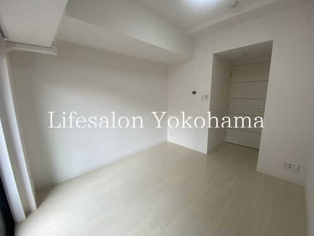 �y���ԁE���r���O�z�@