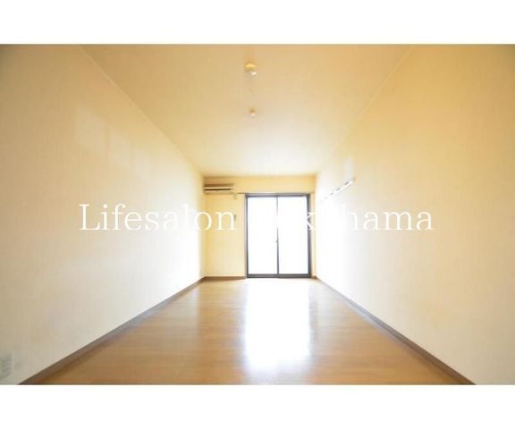 �y�����E���r���O�z�@