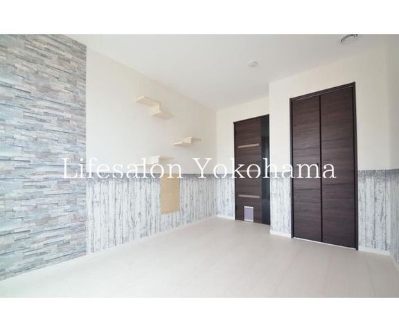 �y�����E���r���O�z�@