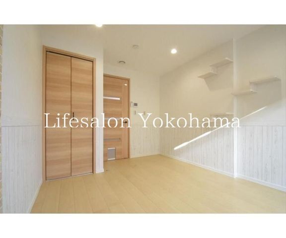 �y�����E���r���O�z�@