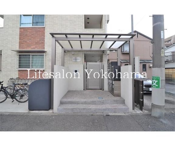 �y�G���g�����X�z�@