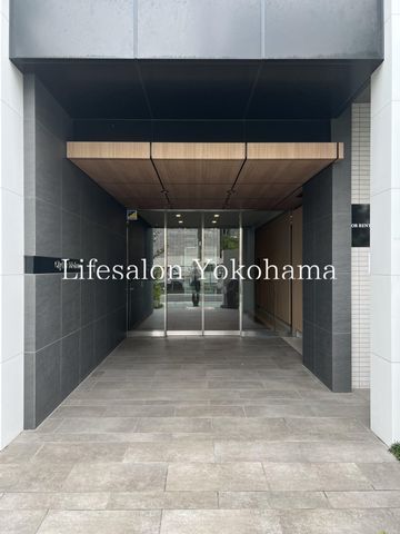 �y�G���g�����X�z�@