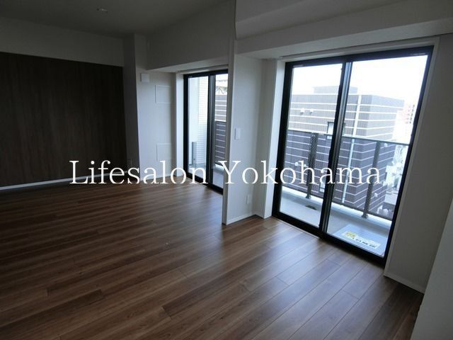 �y���ԁE���r���O�z�@