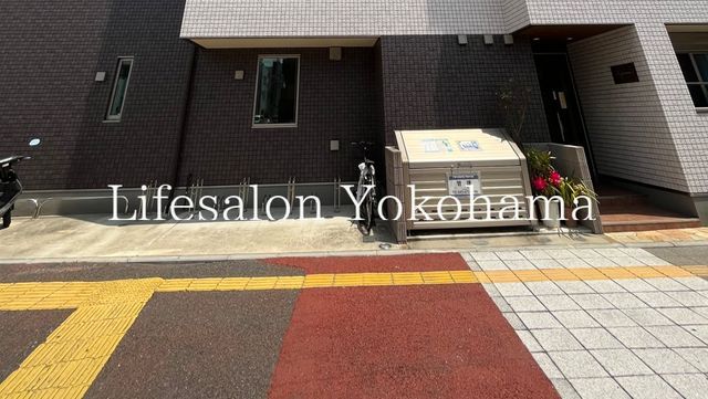 �y���̑��z�@���ԏ�