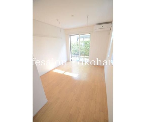 �y�����E���r���O�z�@