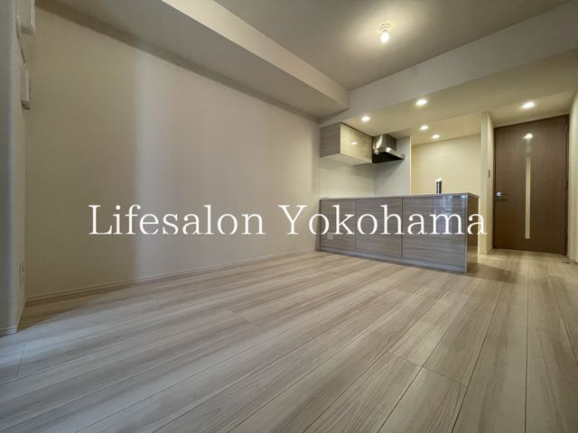 �y���ԁE���r���O�z�@