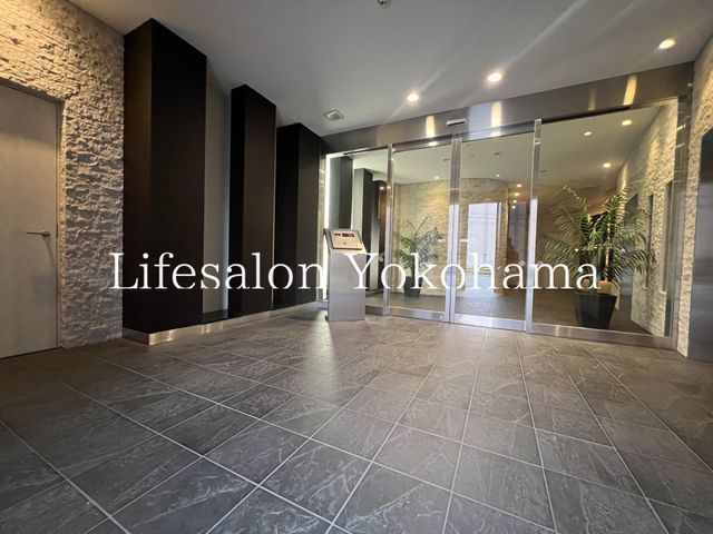 �y���̑��ݔ��z�@�G���g�����X