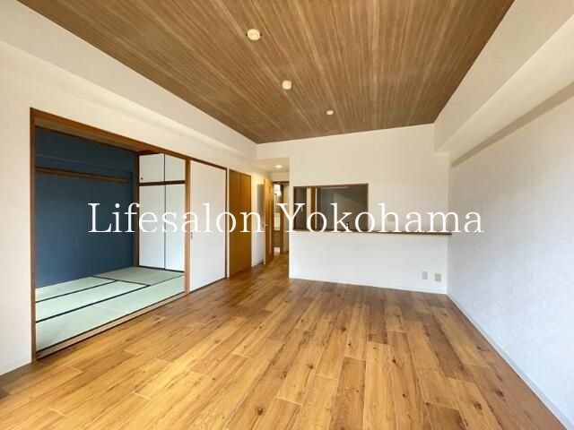 �y���ԁE���r���O�z�@