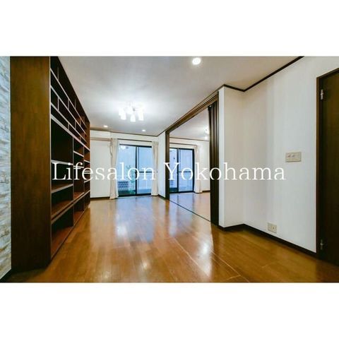 �y���ԁE���r���O�z�@