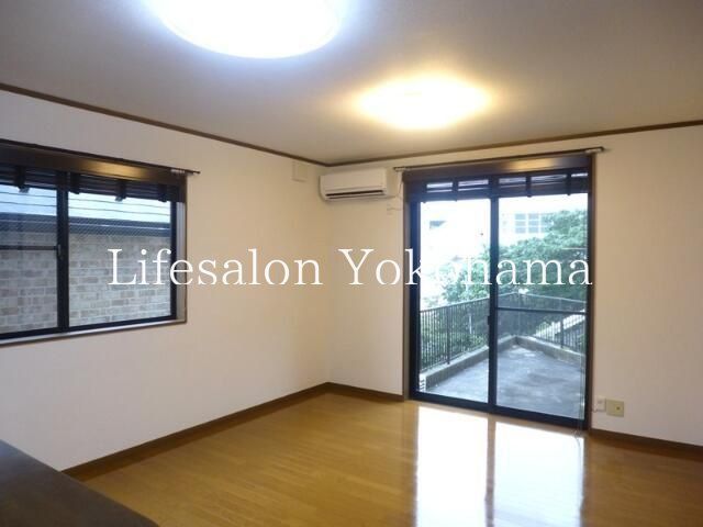 �y���ԁE���r���O�z�@