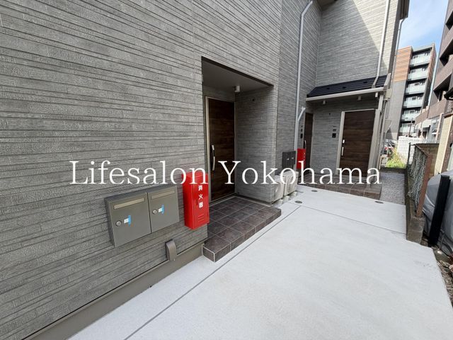 �y�G���g�����X�z�@