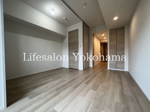 �y���̑������E�X�y�[�X�z�@���r���O/����