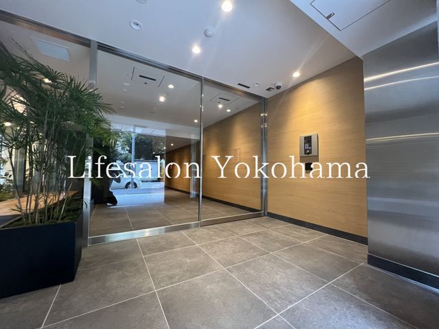 �y�G���g�����X�z�@�G���g�����X