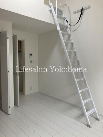 �y���ԁE���r���O�z�@