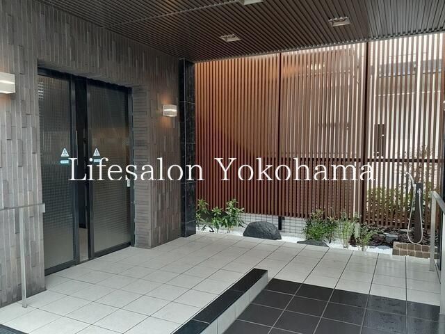 �y�G���g�����X�z�@