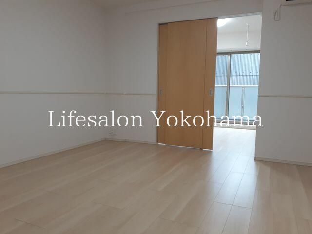 �y���ԁE���r���O�z�@