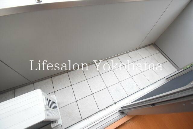 yoRj[z@