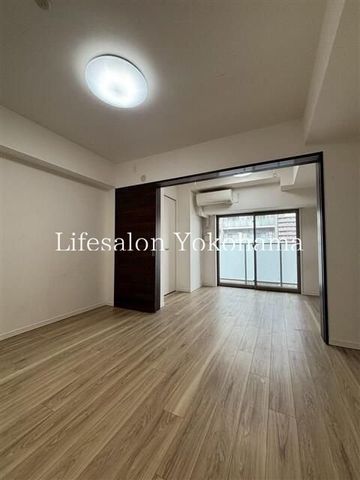 �y���ԁE���r���O�z�@