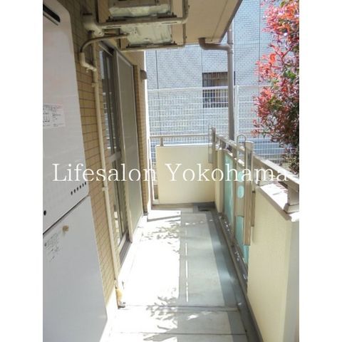 yoRj[z@