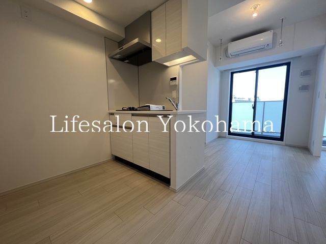 �y�����E���r���O�z�@