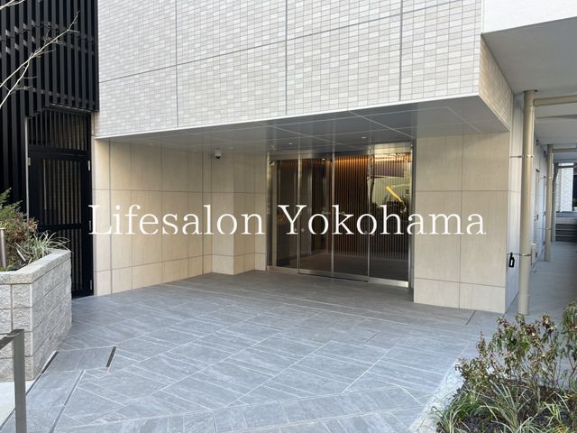 �y�G���g�����X�z�@