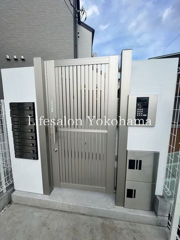 �y�G���g�����X�z�@