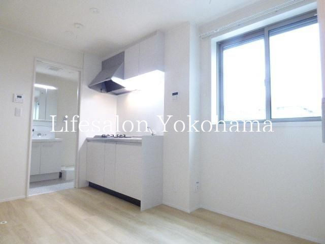 �y�����E���r���O�z�@