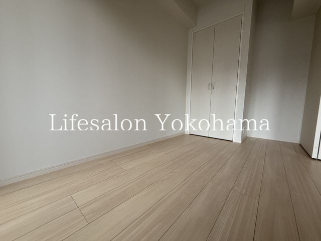 �y�����E���r���O�z�@