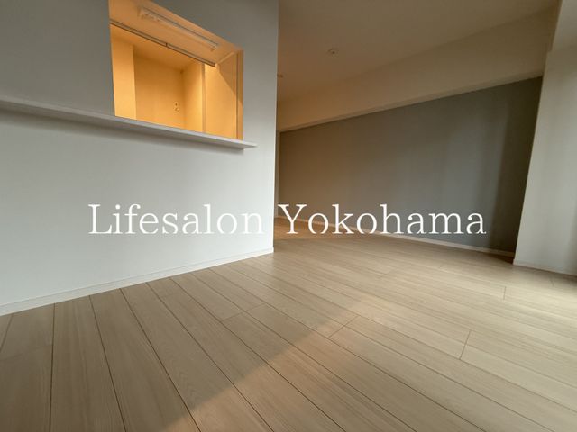 �y�����E���r���O�z�@