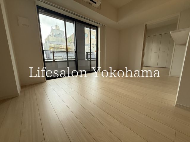 �y�����E���r���O�z�@