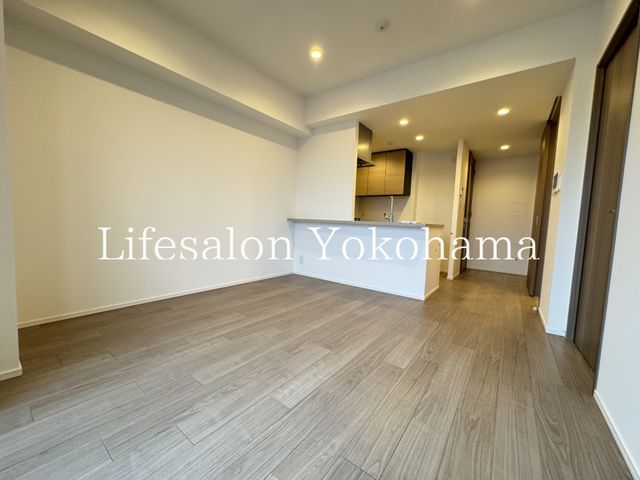 �y���ԁE���r���O�z�@