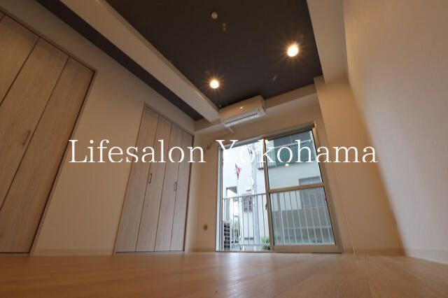 �y���ԁE���r���O�z�@