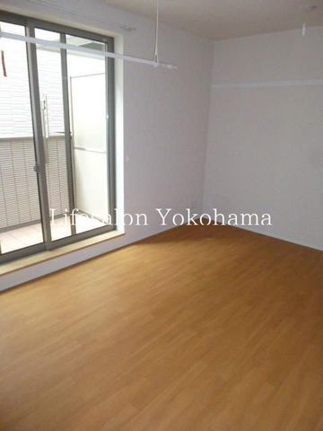 �y���ԁE���r���O�z�@