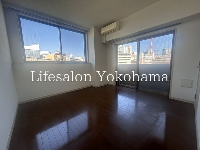 �y���ԁE���r���O�z�@�o���R�j�[