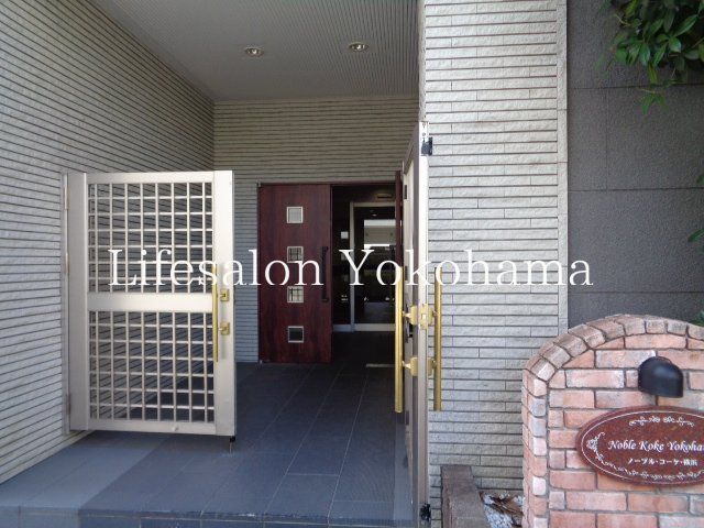 �y�G���g�����X�z�@