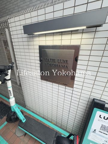 �y�G���g�����X�z�@